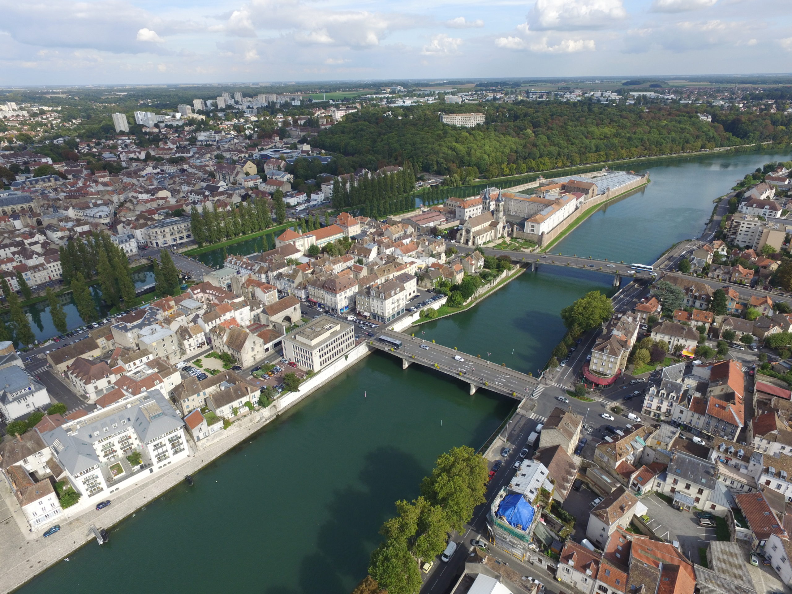 L'ile Saint-Etienne, au coeur de Melun