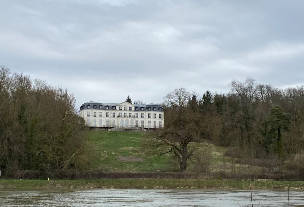 Une empreinte de l'histoire : le château de Sainte-Assise